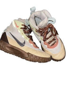 Nike Cream, Brown & Coral Trail Sneakers